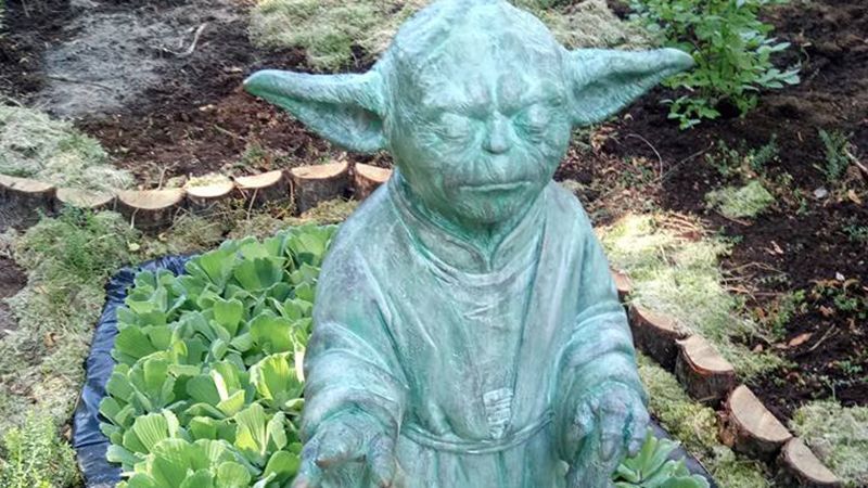 Скульптуру майстра Йоди вперше встановили в Україні: фото Скульптуру майстра Йоди вперше встановили в Україні: фото