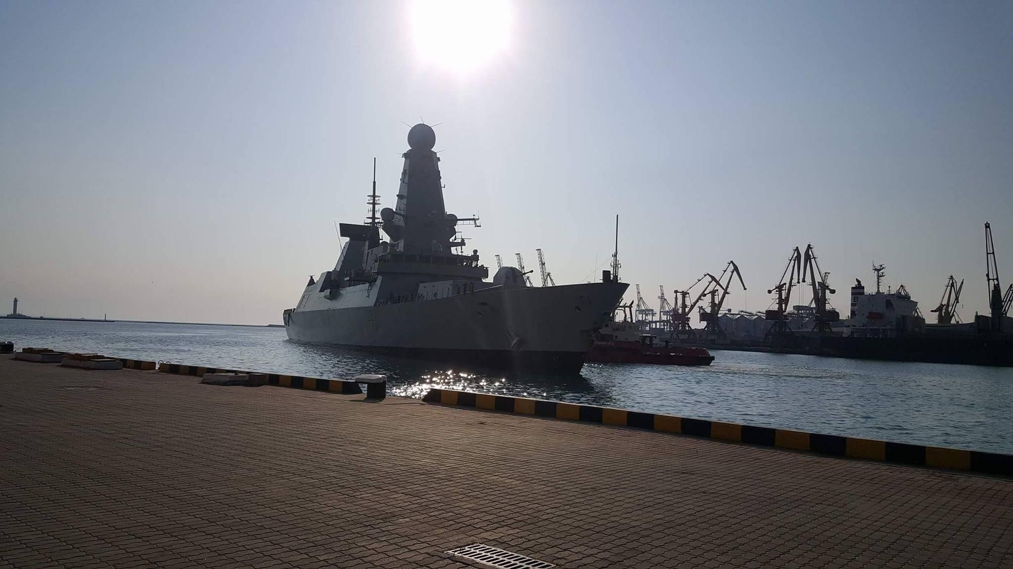 В Україну прибули військові кораблі НАТО: опубліковані фото
