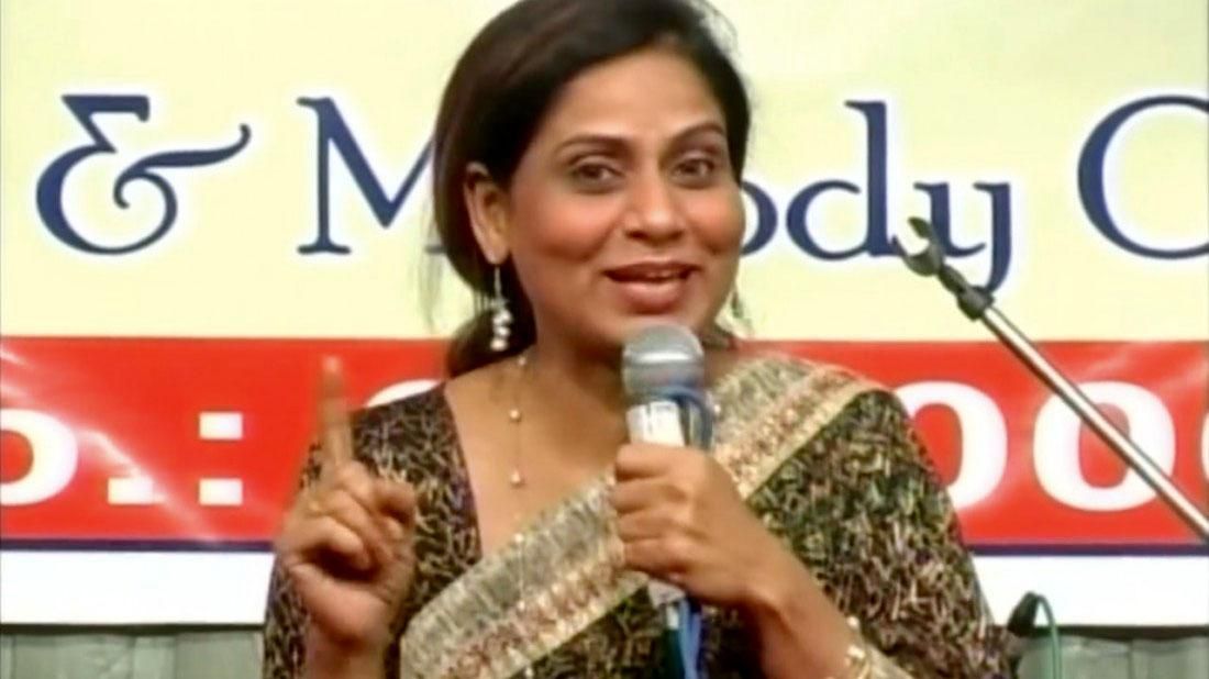 Телеведучу вбило пальмою в Індії: опубліковано відео моторошного інциденту Телеведучу вбило пальмою в Індії: опубліковано відео моторошного інциденту