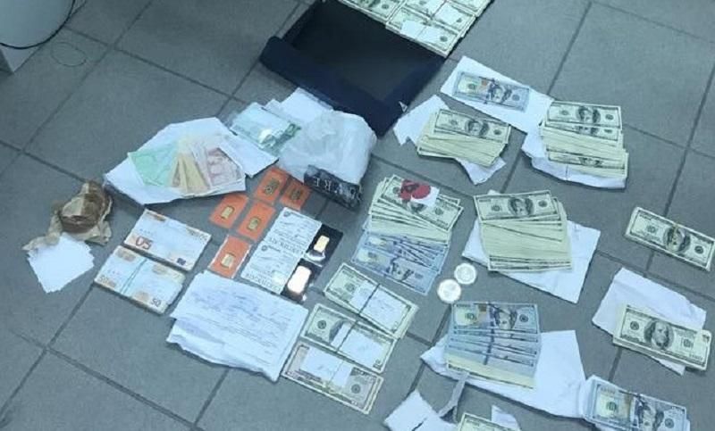 У коррупционера из "Укрзализныци" нашли "клад" и объявили ему еще одно подозрение
