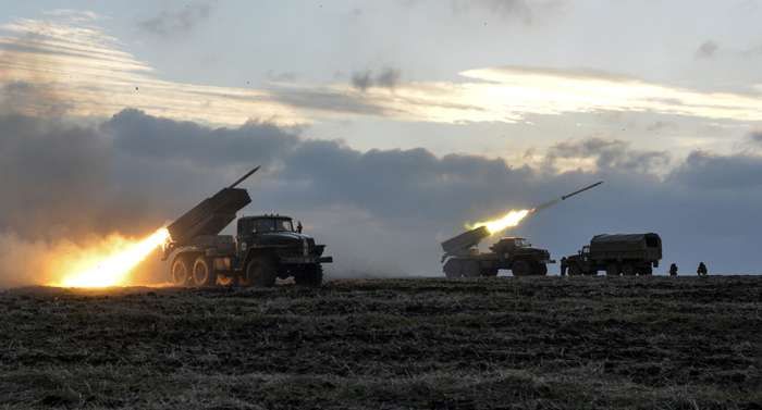 Террористы "ДНР" согнали тяжелое вооружение к линии разграничения, – ОБСЕ Террористы "ДНР" согнали тяжелое вооружение к линии разграничения, – ОБСЕ