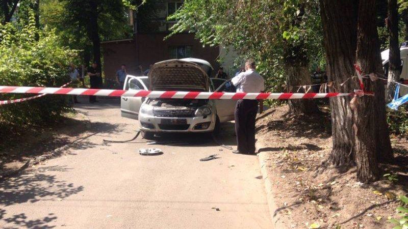 У Дніпрі вибухнув автомобіль: є постраждалі У Дніпрі вибухнув автомобіль: є постраждалі