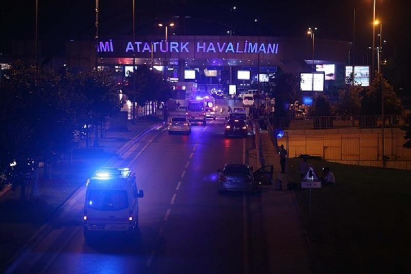 Два пасажирські літаки зіткнулися в аеропорту Стамбула