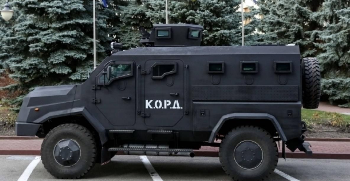 Затримали нападників на голову Господарського суду Буковини: відео