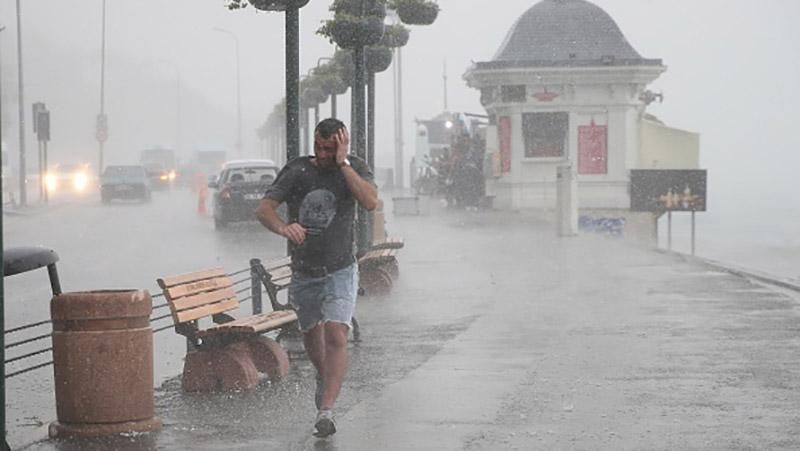Град в Стамбуле: видео и фото шторма с градом Град в Стамбуле: видео и фото шторма с градом