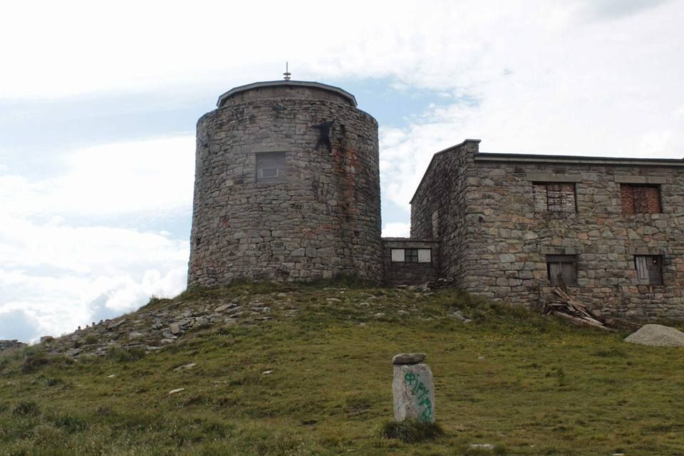 На горе Поп Иван сорвался скалолаз: фото На горе Поп Иван сорвался скалолаз: фото