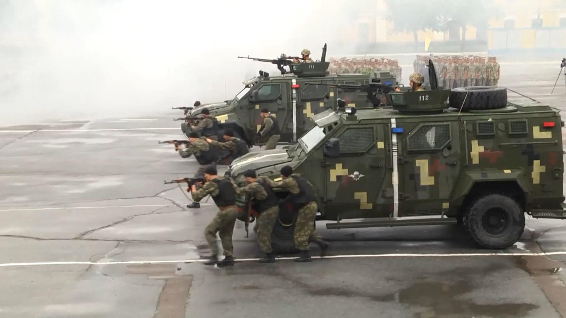 Житомирський військовий інститут подарував черговий випуск офіцерів, які готові захищати Україну Житомирський військовий інститут подарував черговий випуск офіцерів, які готові захищати Україну