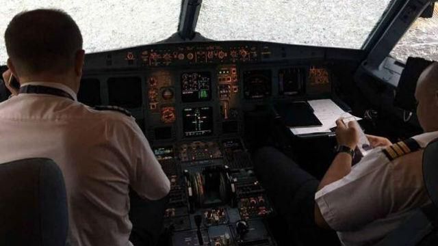 Подвиг українського пілота на турецькому літаку: з’явилось відео зсередини судна