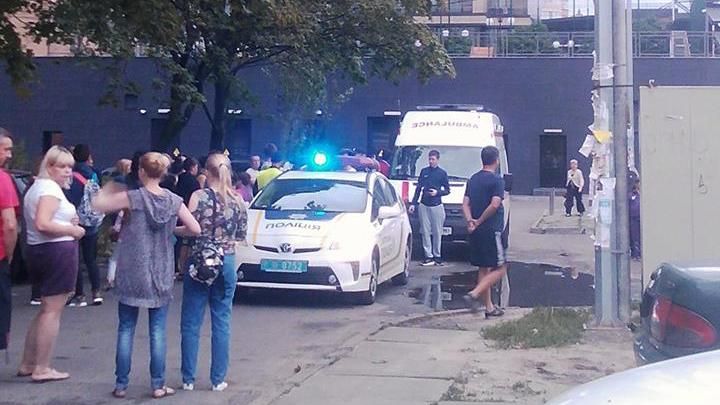 Массовая драка возле жилого дома произошла в Киеве