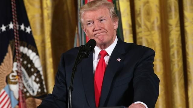 Трамп точно знал о встрече сына с российским адвокатом: он диктовал ему текст заявления Трамп точно знал о встрече сына с российским адвокатом: он диктовал ему текст заявления