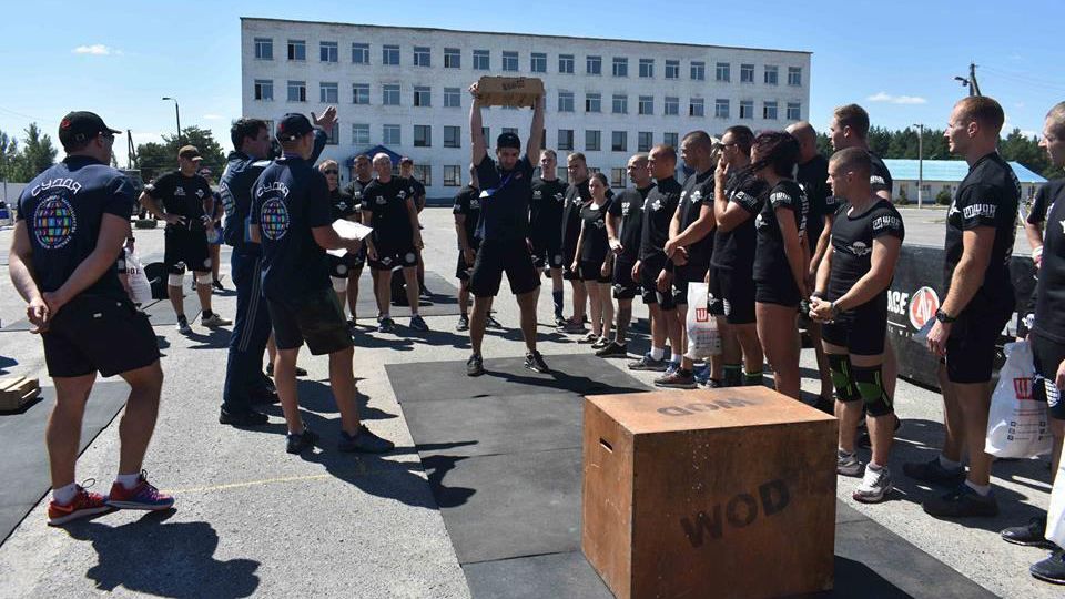 Украинские десантники впервые приняли участие в соревнованиях по кроссфиту Украинские десантники впервые приняли участие в соревнованиях по кроссфиту