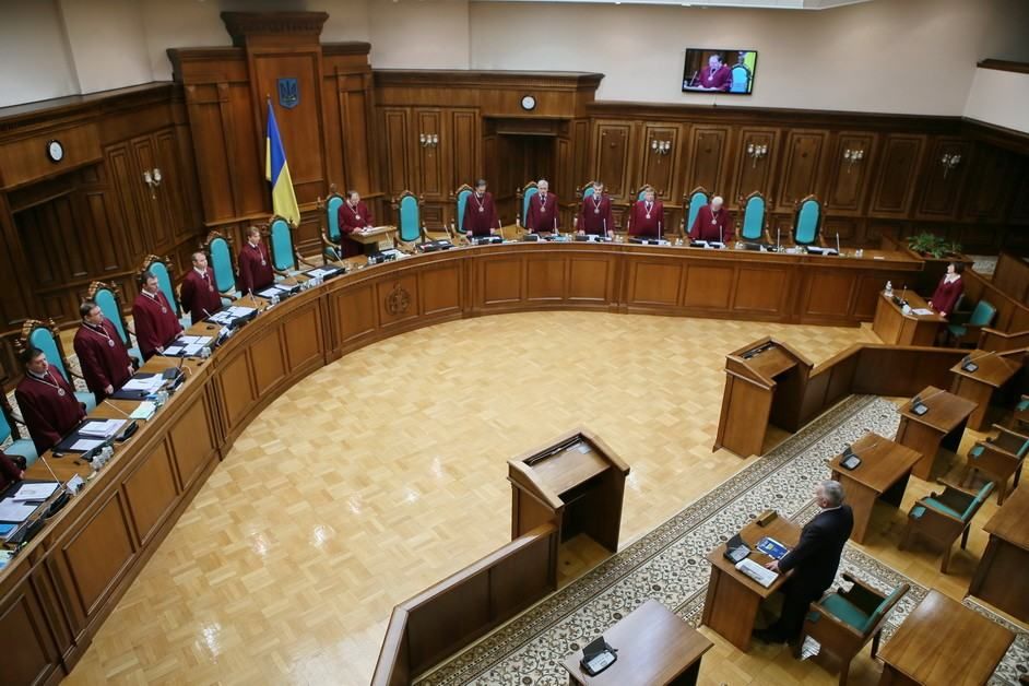 Конституційним судом в Україні зловживали всі президенти, – юрист 