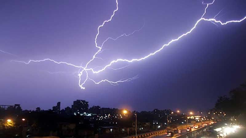 Від блискавок в Індії загинуло 35 людей Від блискавок в Індії загинуло 35 людей