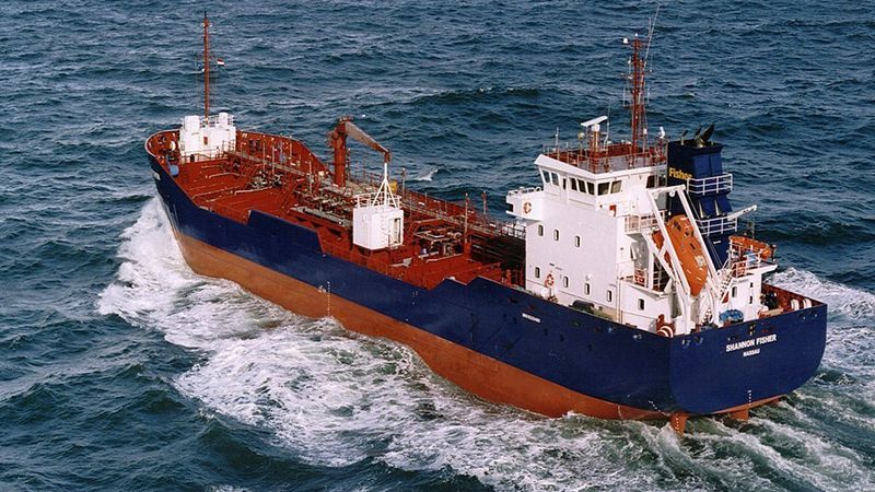 Украина продала два российских танкера за долги