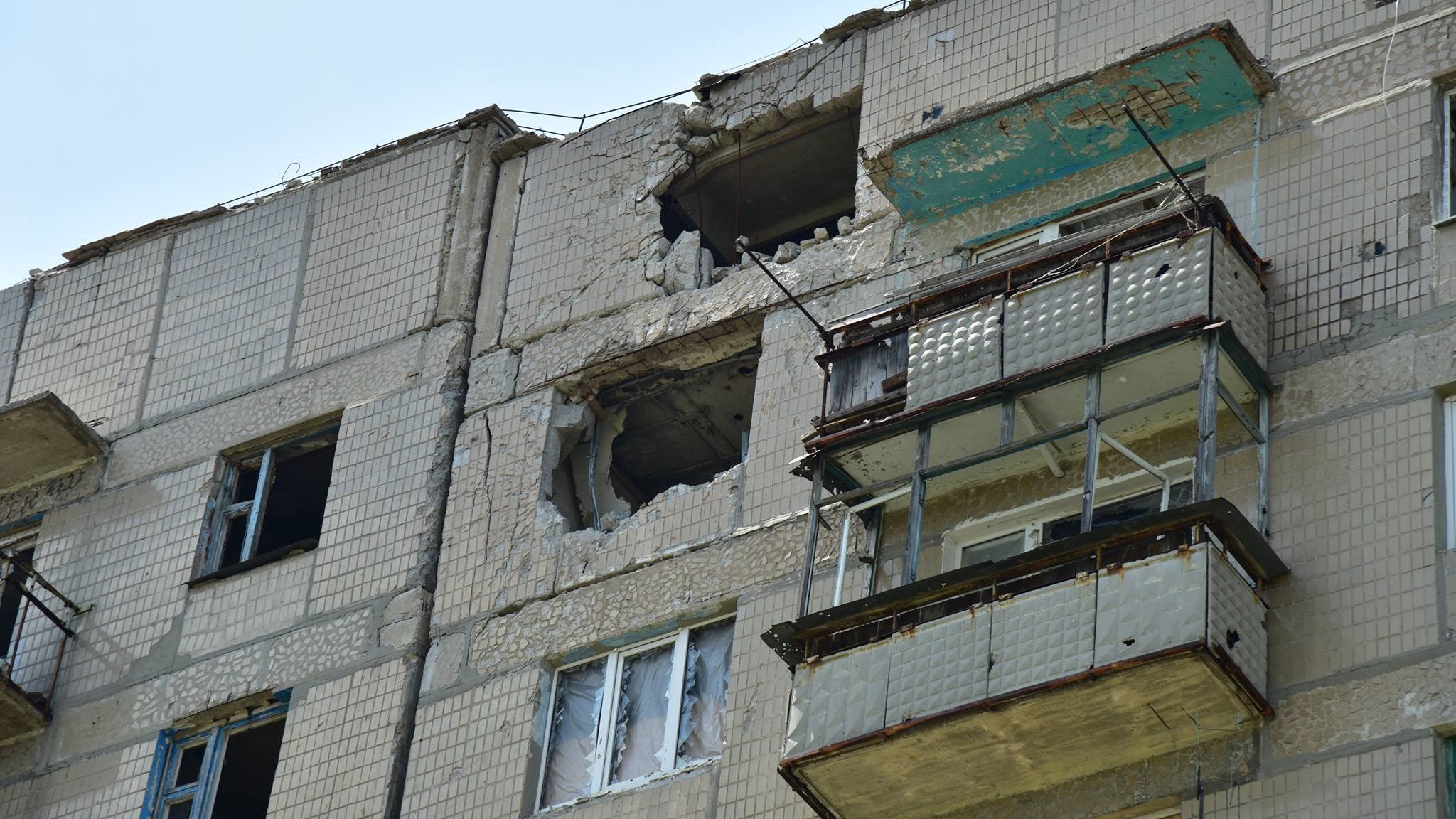 В Красногоровке показали огромный список разрушенных зданий