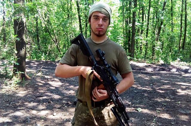 Стали известны детали о погибшем от пули снайпера бойце АТО Стали известны детали о погибшем от пули снайпера бойце АТО