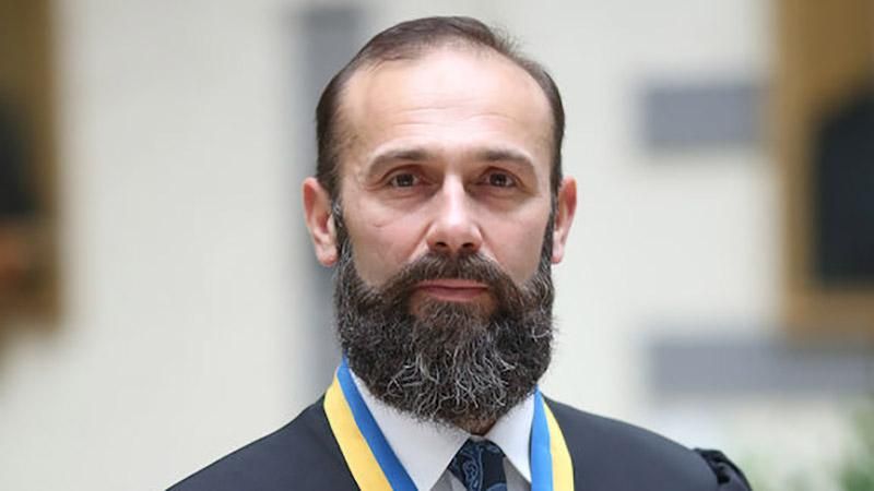 Після втручання журналістів судді винесли ухвалу одіозному колезі часів Януковича Після втручання журналістів судді винесли ухвалу одіозному колезі часів Януковича