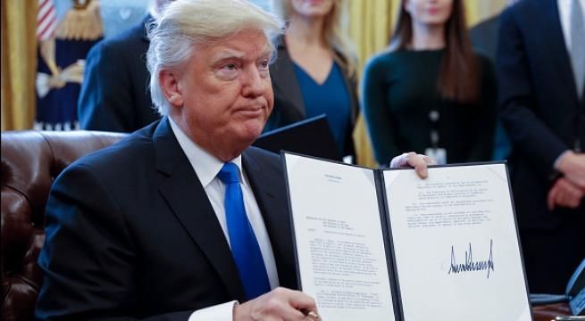 Підписаний Трампом закон про санкції передбачає фінансову допомогу для України Підписаний Трампом закон про санкції передбачає фінансову допомогу для України