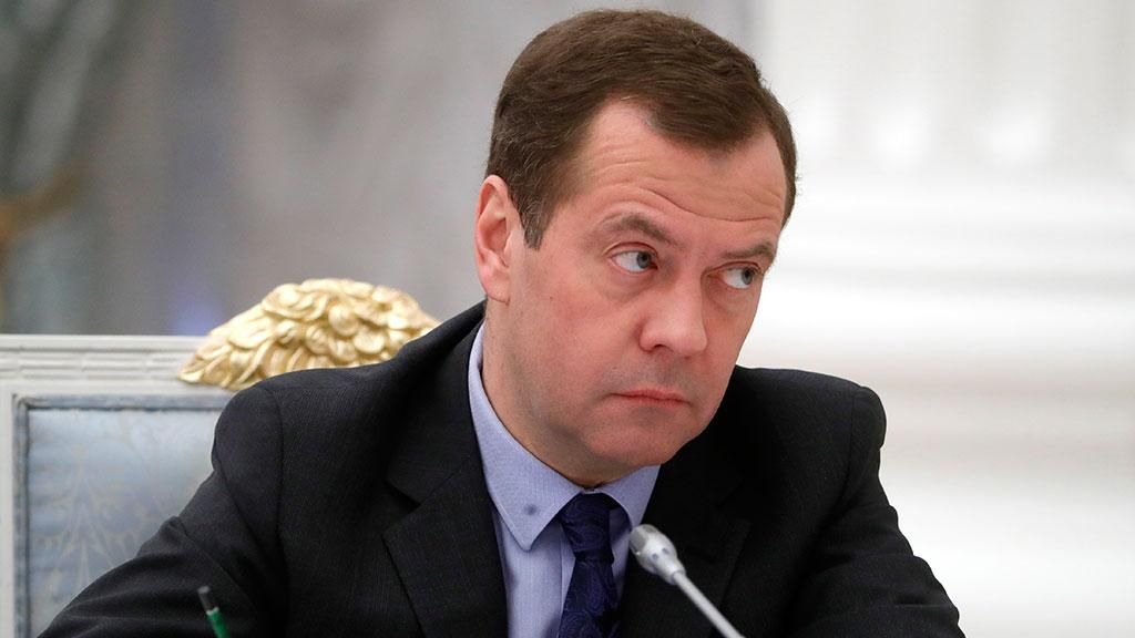 Только дурак мог поставить Трампа, – рядовые американцы "раскатали" Медведева в ответ