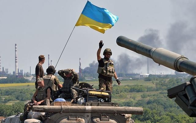 В штабі АТО розповіли про ситуацію на фронті: українські бійці вдосконалюють лінію оборони