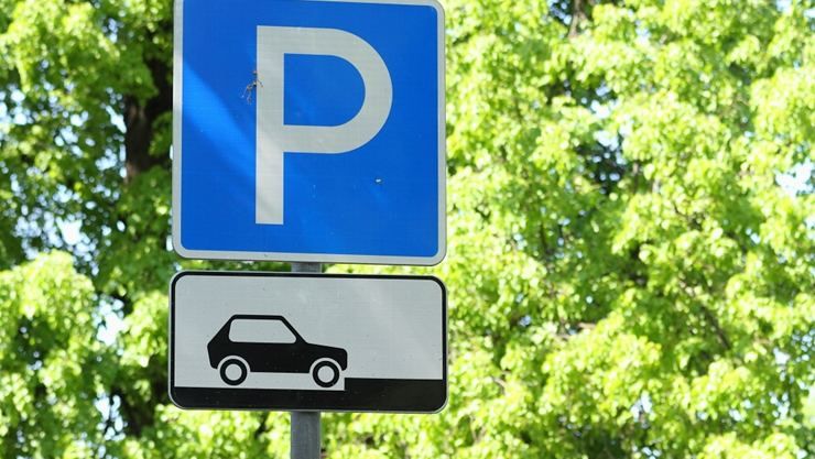 У Києві вводять безготівкову оплату за паркування У Києві вводять безготівкову оплату за паркування