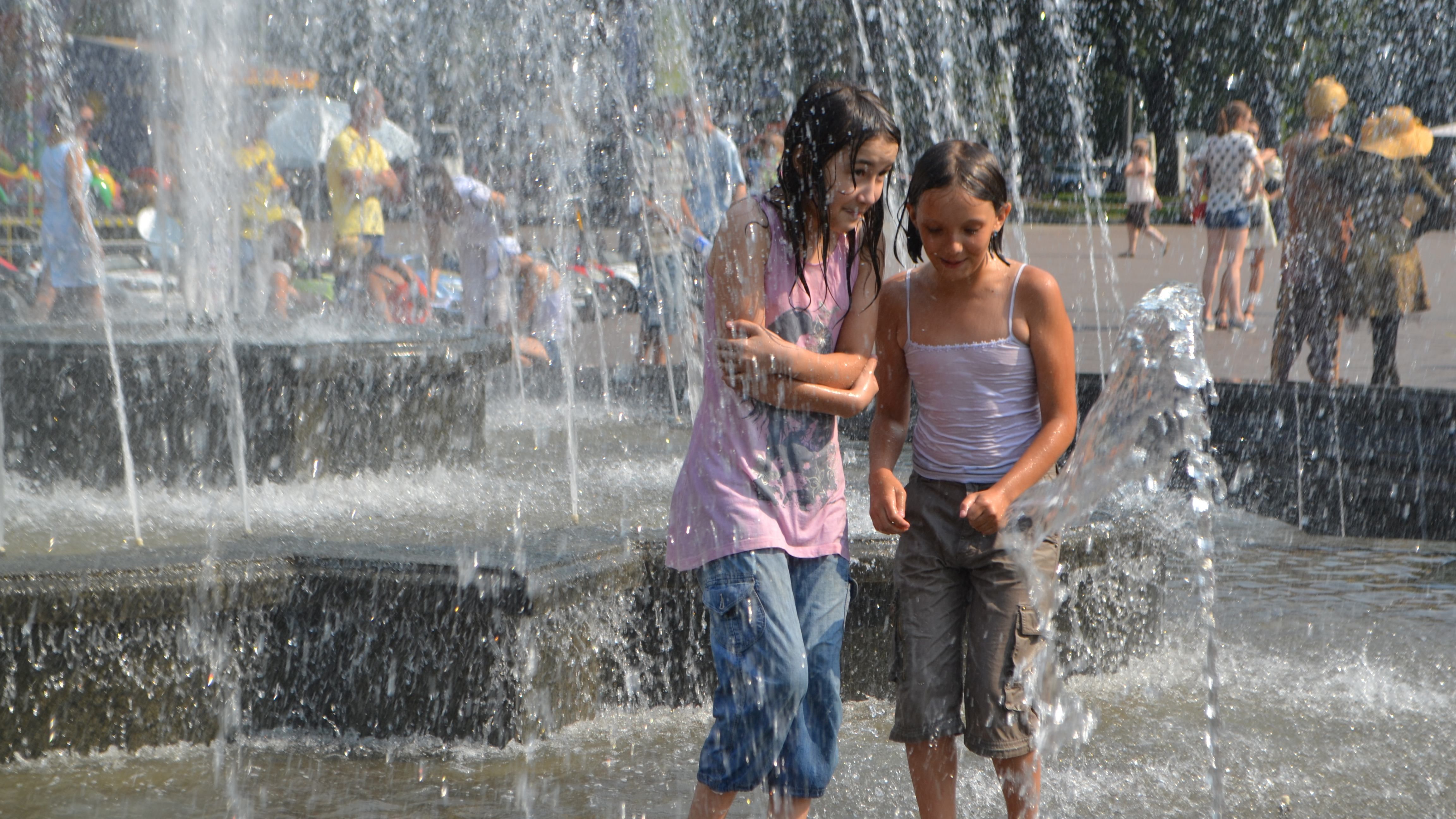 Як українські міста рятуються від спеки Як українські міста рятуються від спеки