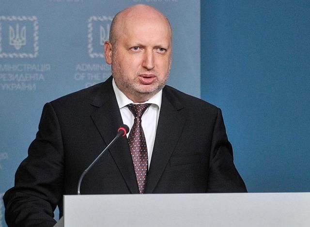 Турчинов представив "зброю контрпропаганди" для Донбасу