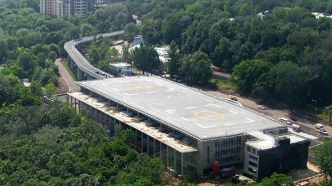 Суд заарештував вертолітний майданчик Януковича, – Луценко Суд заарештував вертолітний майданчик Януковича, – Луценко