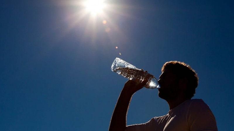 МОЗ поки офіційно не підтверджує смерті українців від спеки МОЗ поки офіційно не підтверджує смерті українців від спеки