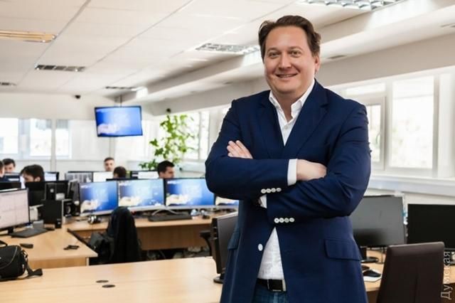 Україна видасть США кібершахрая, який намагався відмити чимало грошей Україна видасть США кібершахрая, який намагався відмити чимало грошей