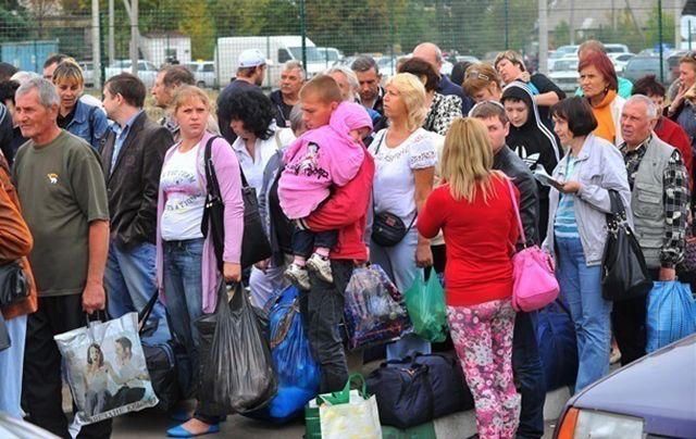 Розвідка дізналася про плани бойовиків щодо біженців, яких Росія поверне на Донбас