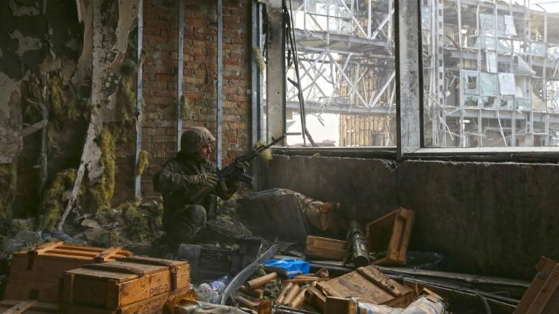 Секунда у пеклі: журналіст опублікував унікальні фото з донецького аеропорту Секунда у пеклі: журналіст опублікував унікальні фото з донецького аеропорту