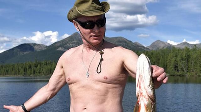 Путин "посветил" голым торсом на отдыхе в Сибири