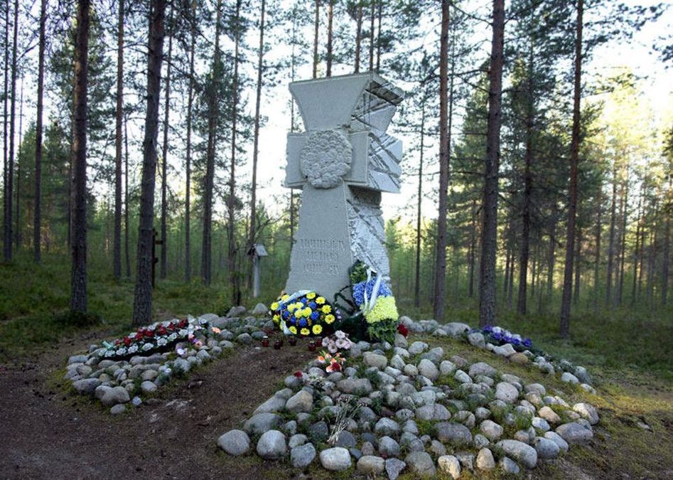 Диссиденты почтили память жертв Большого террора Диссиденты почтили память жертв Большого террора