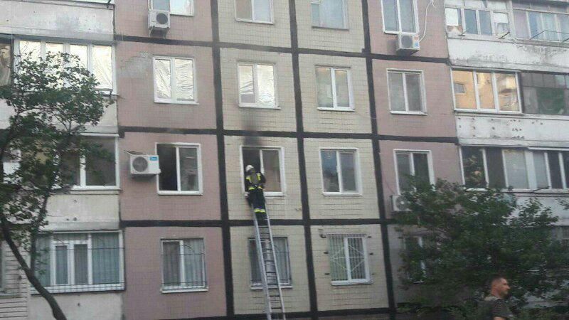 Граната взорвалась в многоэтажке в Днепре: есть жертвы Граната взорвалась в многоэтажке в Днепре: есть жертвы