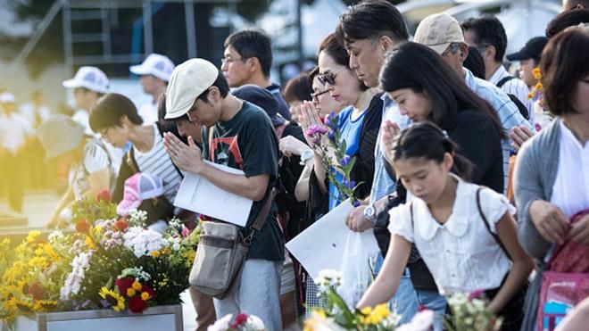 У Японії вшанували пам'ять жертв атомного бомбардування Хіросіми: зворушливі фото