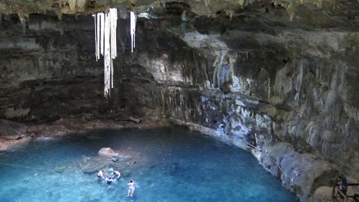 Росіянин втопився у сеноті в Мексиці Росіянин втопився у сеноті в Мексиці