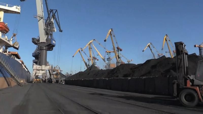 Два мільярди гривень за лояльність Трампа до Порошенка
Два мільярди гривень за лояльність Трампа до Порошенка