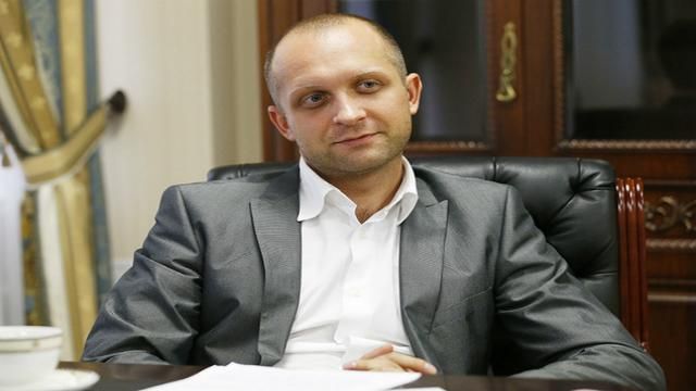 Максим Поляков дає свідчення у будівлі НАБУ