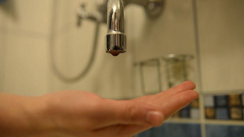 У Києві вимкнуть гарячу і холодну воду: список будинків та районів У Києві вимкнуть гарячу і холодну воду: список будинків та районів