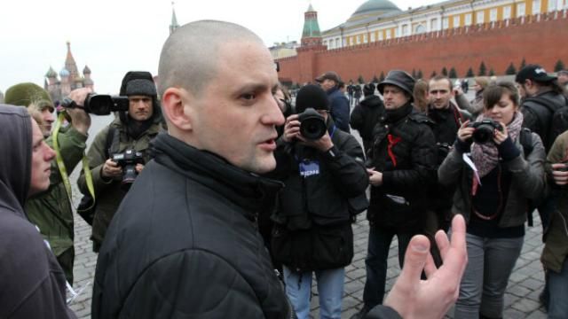 В'язня "Болотної" Сергія Удальцова випустили з колонії: з'явилось фото В'язня "Болотної" Сергія Удальцова випустили з колонії: з'явилось фото