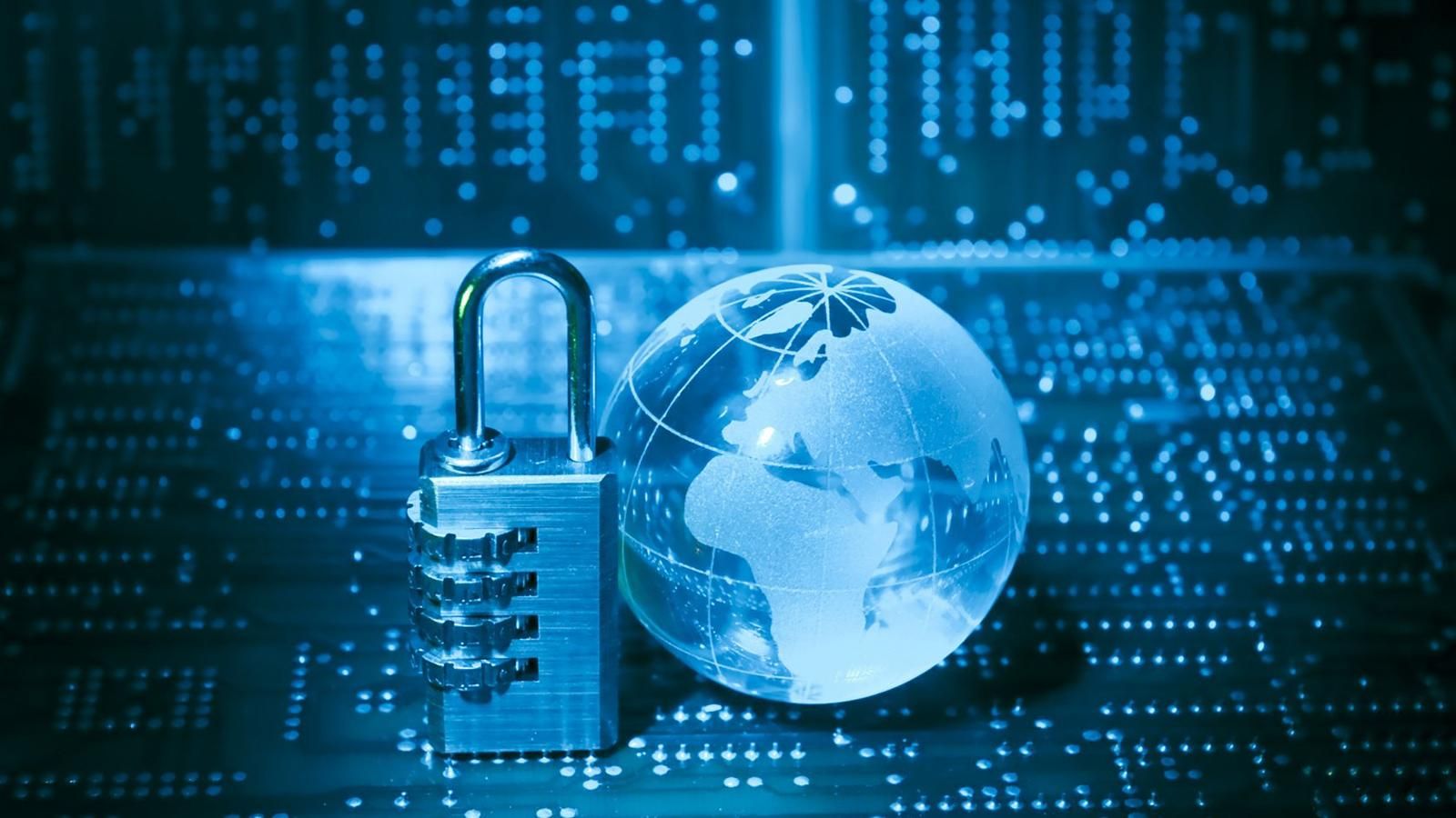 33 поради з кібербезпеки, що захистять ваші пристрої, інформацію, гроші і нерви 33 поради з кібербезпеки, що захистять ваші пристрої, інформацію, гроші і нерви