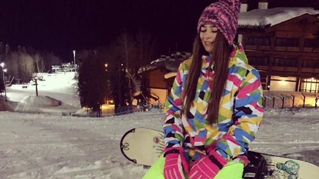 Донька українського військового комісара відпочиває у Криму та Росії Донька українського військового комісара відпочиває у Криму та Росії