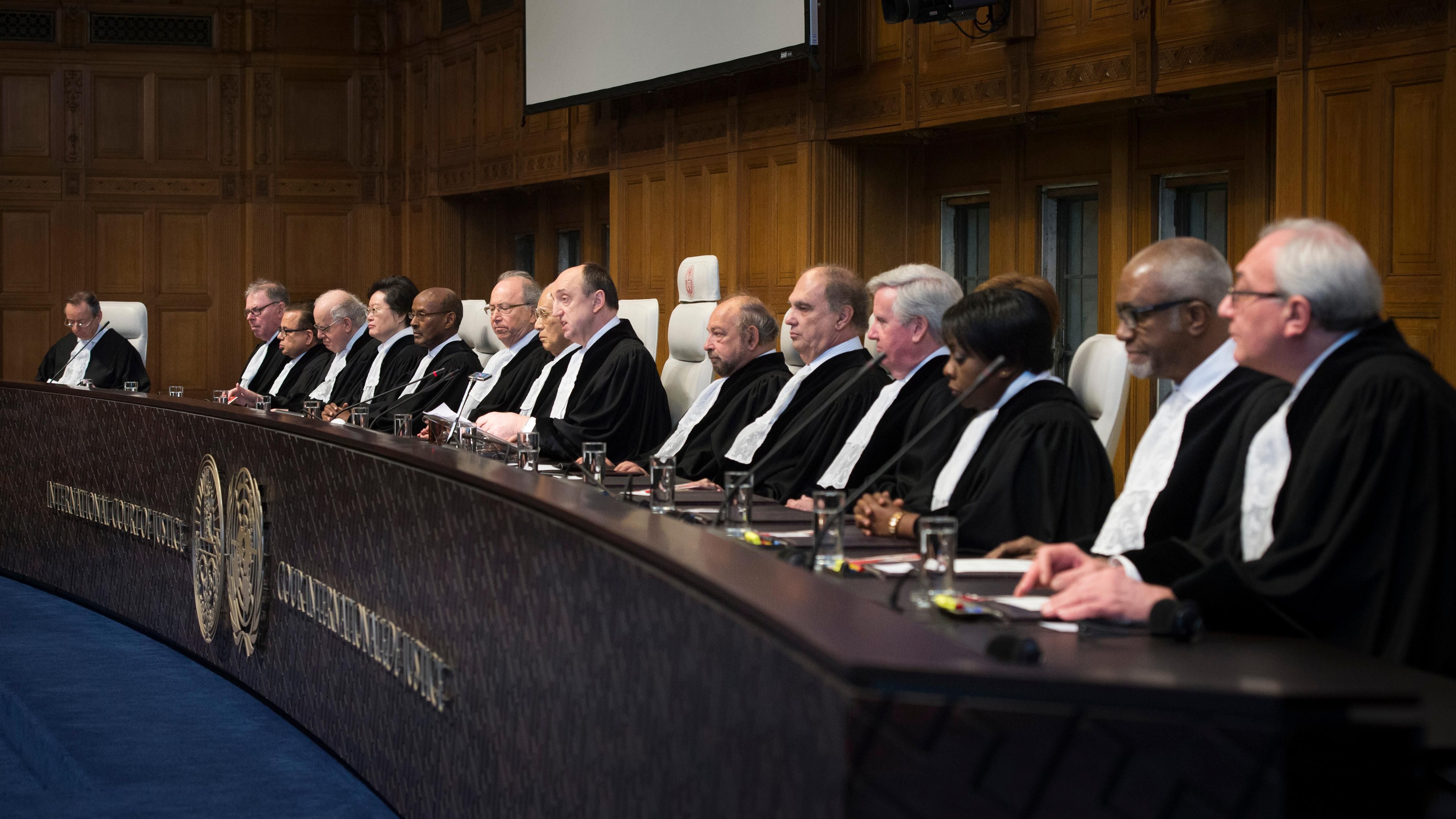 Гаагский суд рассматривает иск "Нафтогаз Украины" против России