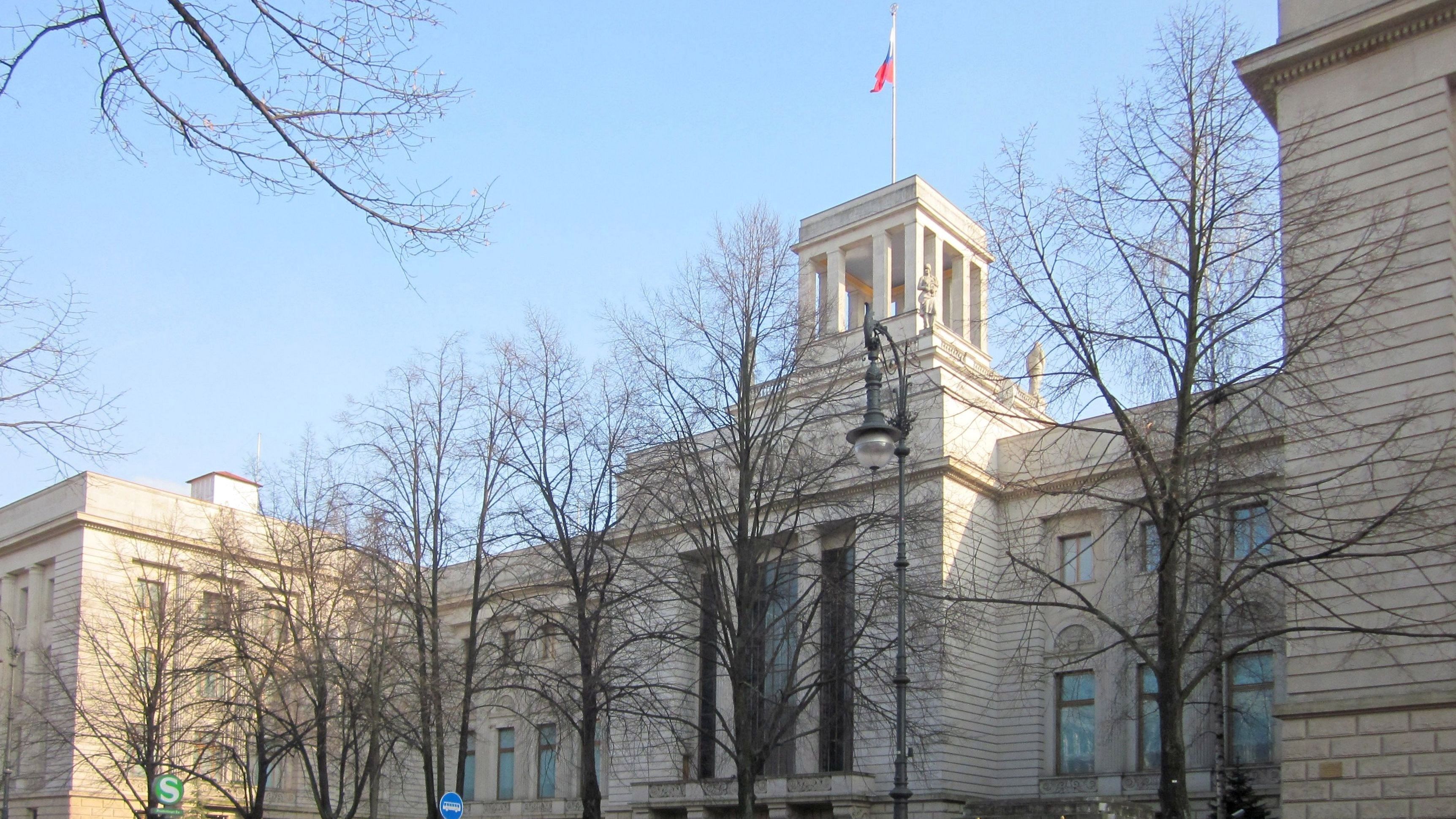 Российское посольство пикетировали в Берлине