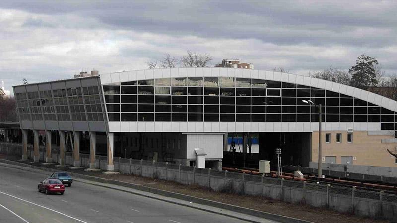 На станції метро у Києві раптово помер чоловік На станції метро у Києві раптово помер чоловік