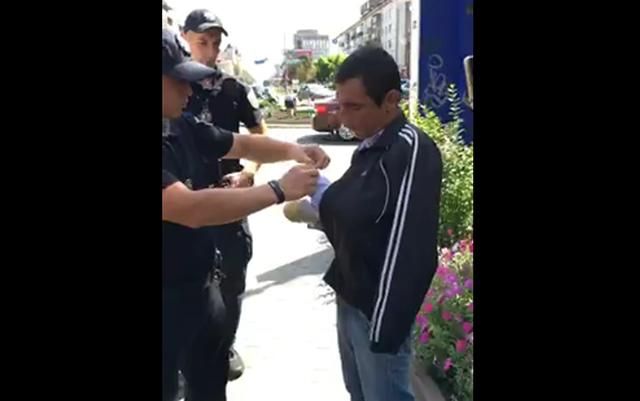 Полиция мгновенно "вылечила" нищего, притворявшийся инвалидом в Ивано-Франковске