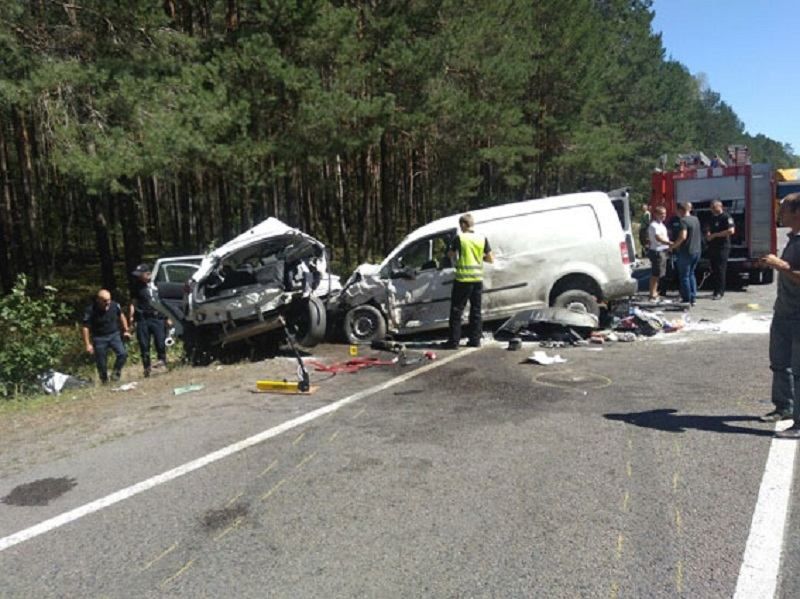 В жуткой аварии на Ровенщине погибли пять человек: фото