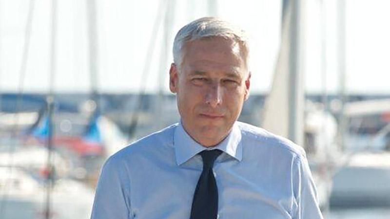 Мэра итальянского города выгнали из ресторана за его одежду Мэра итальянского города выгнали из ресторана за его одежду