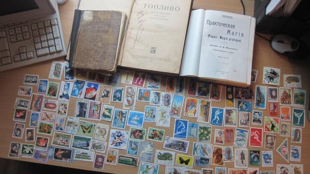 Прикордонники не дали росіянину вивезти з України старовинні книги